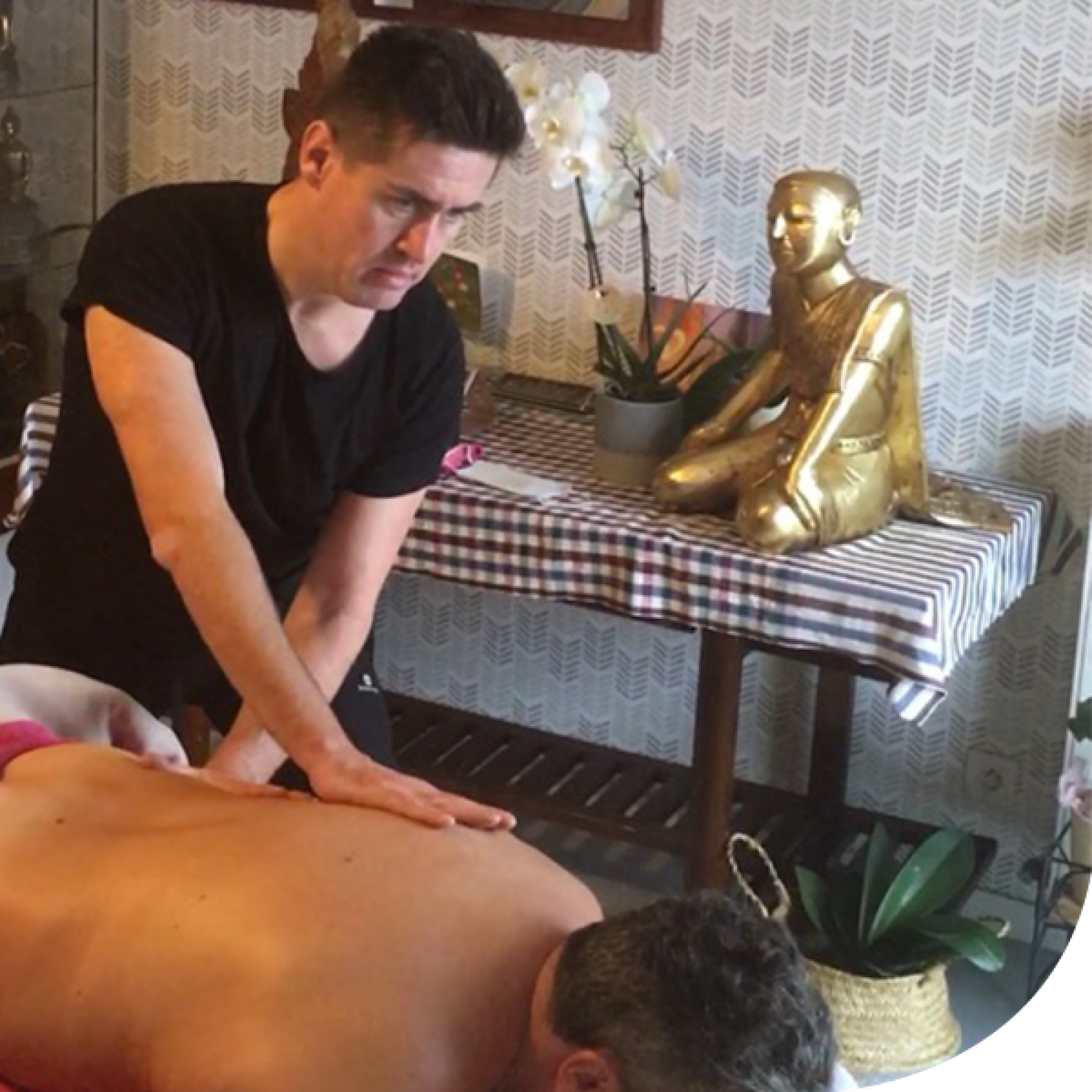 massage-thai_sur_table copie2